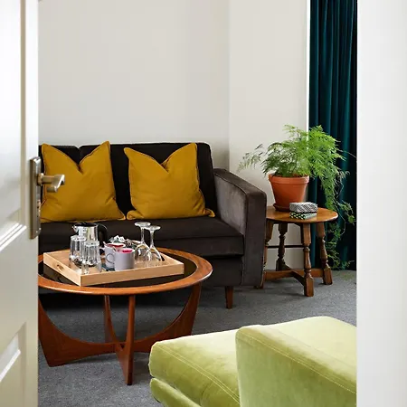 Chestnut 3* Grasmere