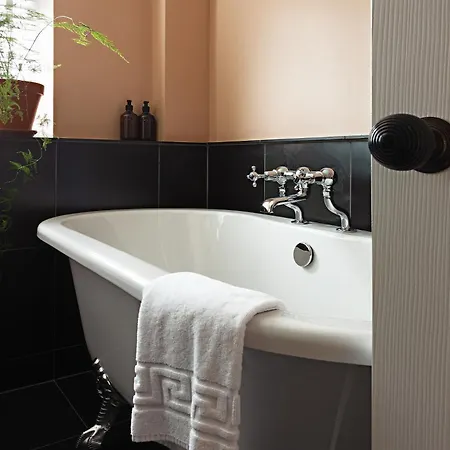 Chestnut 3* Grasmere