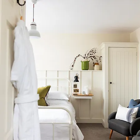 Chestnut 3* Grasmere